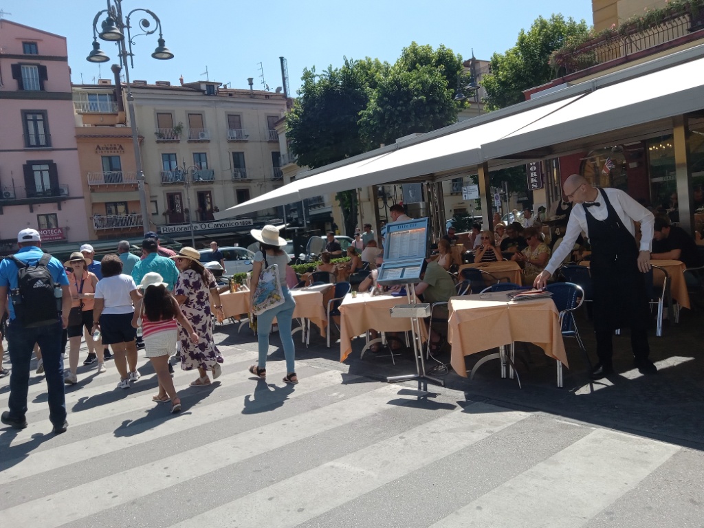 Piazza Torquao Tasso  1